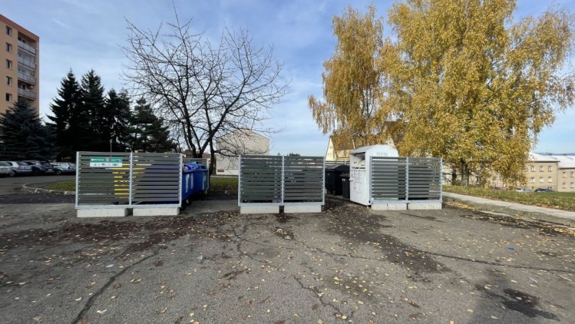 Kontejnerové stání na žulových podstavcích - modulární systém
