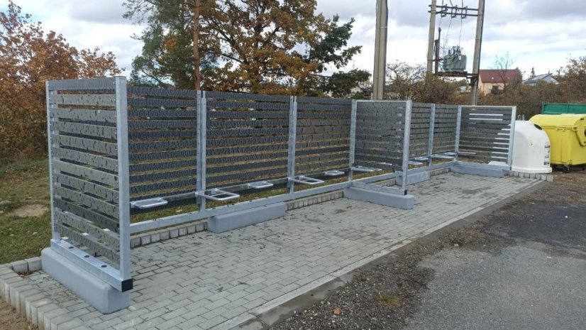 Kontejnerové stání na žulových podstavcích - modulární systém
